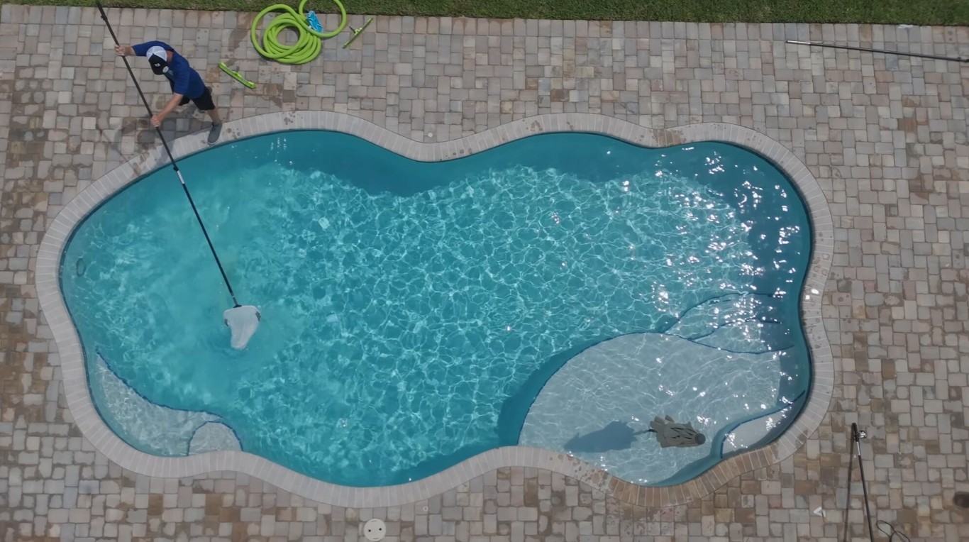 Weekly Pool Cleaning Service in Kingman, Arizona